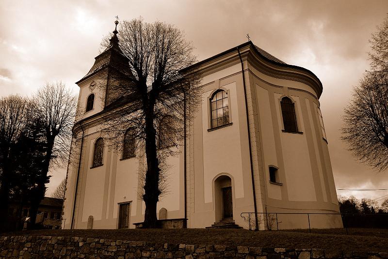 kostel_002.JPG - A fotky v různých barvách.